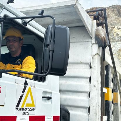 Transporte y suministro de material de cantera